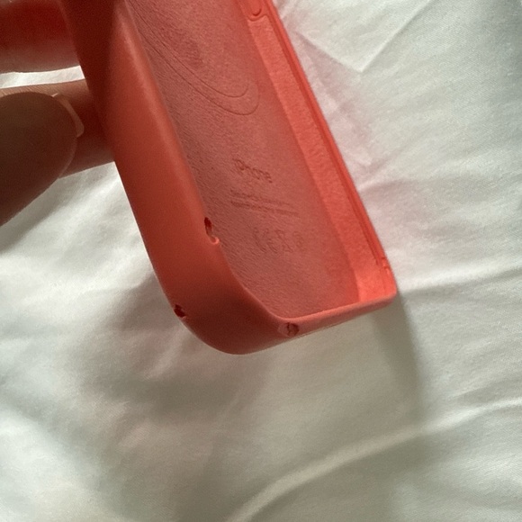 Apple Pomelo iPhone 13 Pro silicone case - Picture 3 of 4